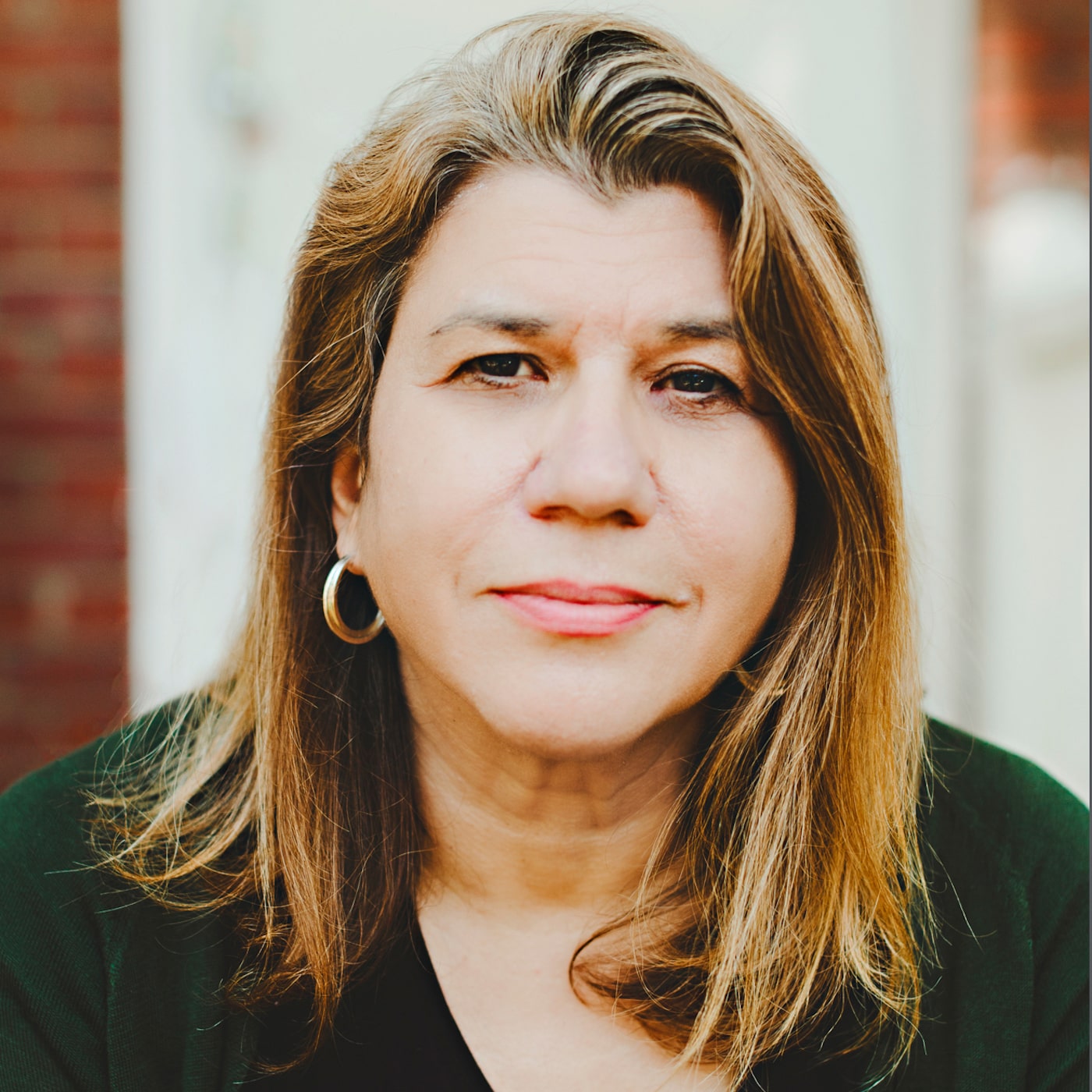 Headshot of Elizabeth Renzetti